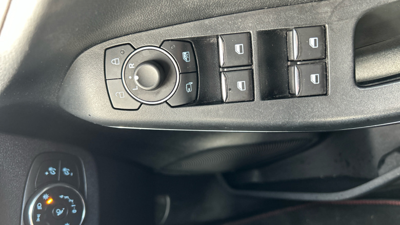 Ford Puma 1.0 EcoBoost Hybrid mHEV 155 ST-Line X 5dr Petrol Hatchback